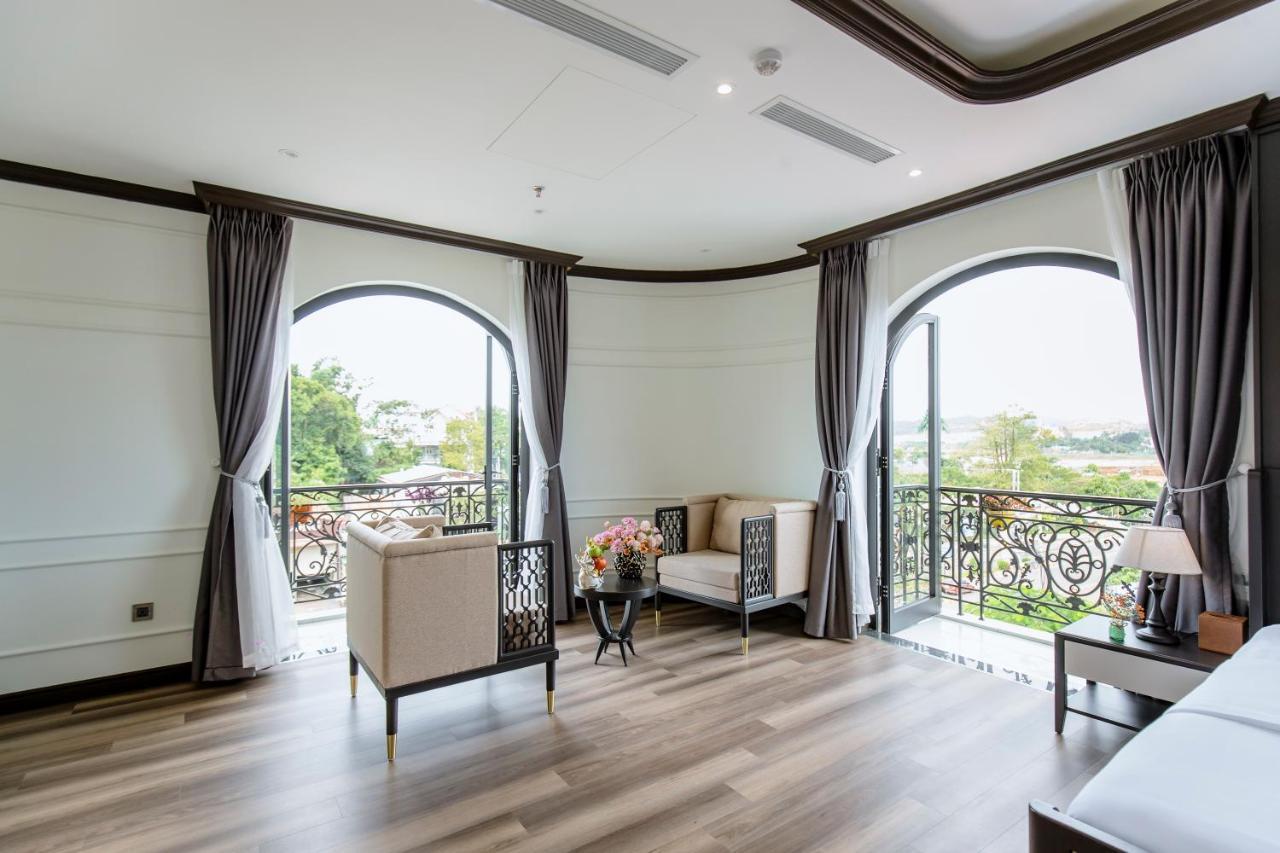 Khach San Robin Gia Nghia Hotel Exterior photo